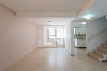 Sala - comedor de casa para alugar com 3 quartos, 120m² em Narciso Mendoza, Ciudad de México