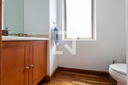 Medio baño  de apartamento para alugar com 3 quartos, 250m² em Hacienda de Las Palmas, Naucalpan de Juárez