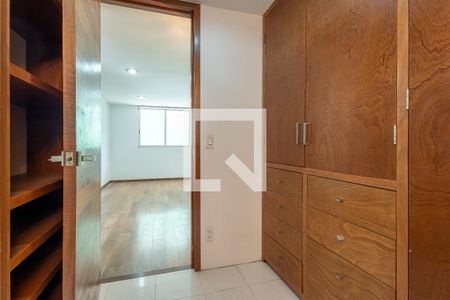 Clóset de suite 2 de casa de condomínio para alugar com 3 quartos, 234m² em Mixcoac, Ciudad de México