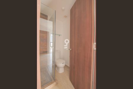 Baño  suite de apartamento para alugar com 2 quartos, 53m² em Fraccionamiento Lago Esmeralda, Ciudad López Mateos