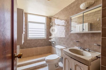 Baño  de apartamento para alugar com 3 quartos, 130m² em Letran Valle, Ciudad de México