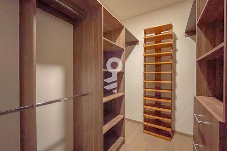 Clóset de suite  de apartamento para alugar com 4 quartos, 220m² em Hacienda de Las Palmas, Naucalpan de Juárez