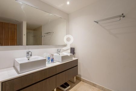 Baño de suite 1 de apartamento para alugar com 3 quartos, 214m² em 022, Naucalpan de Juárez