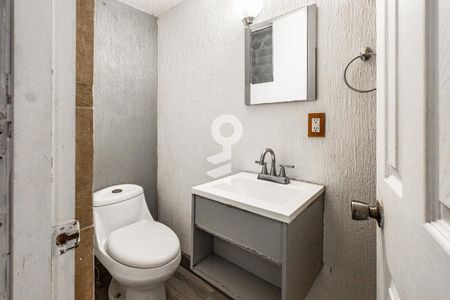 Medio baño  de apartamento para alugar com 3 quartos, 90m² em Alianza Popular Revolucionaria, Ciudad de México