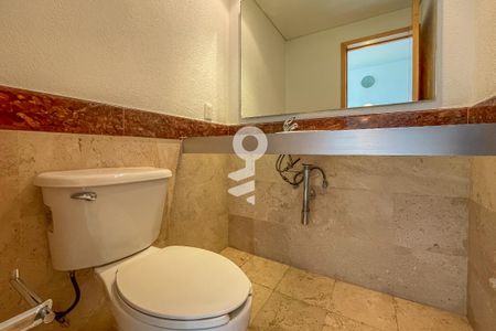 Medio baño  de apartamento para alugar com 3 quartos, 200m² em Bosque Real, Naucalpan de Juárez