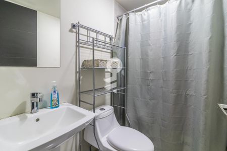 Baño 1  de apartamento para alugar com 2 quartos, 70m² em Juan Escutia, Ciudad de México