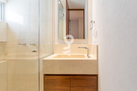 Baño Suite 2 de apartamento para alugar com 2 quartos, 147m² em Los Framboyanes, Ciudad de México